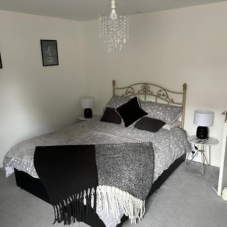 Ferienwohnung 2 Bed-Sleeps 4-Sea View-Pet Friendly-Parking Llanelli Exterior foto
