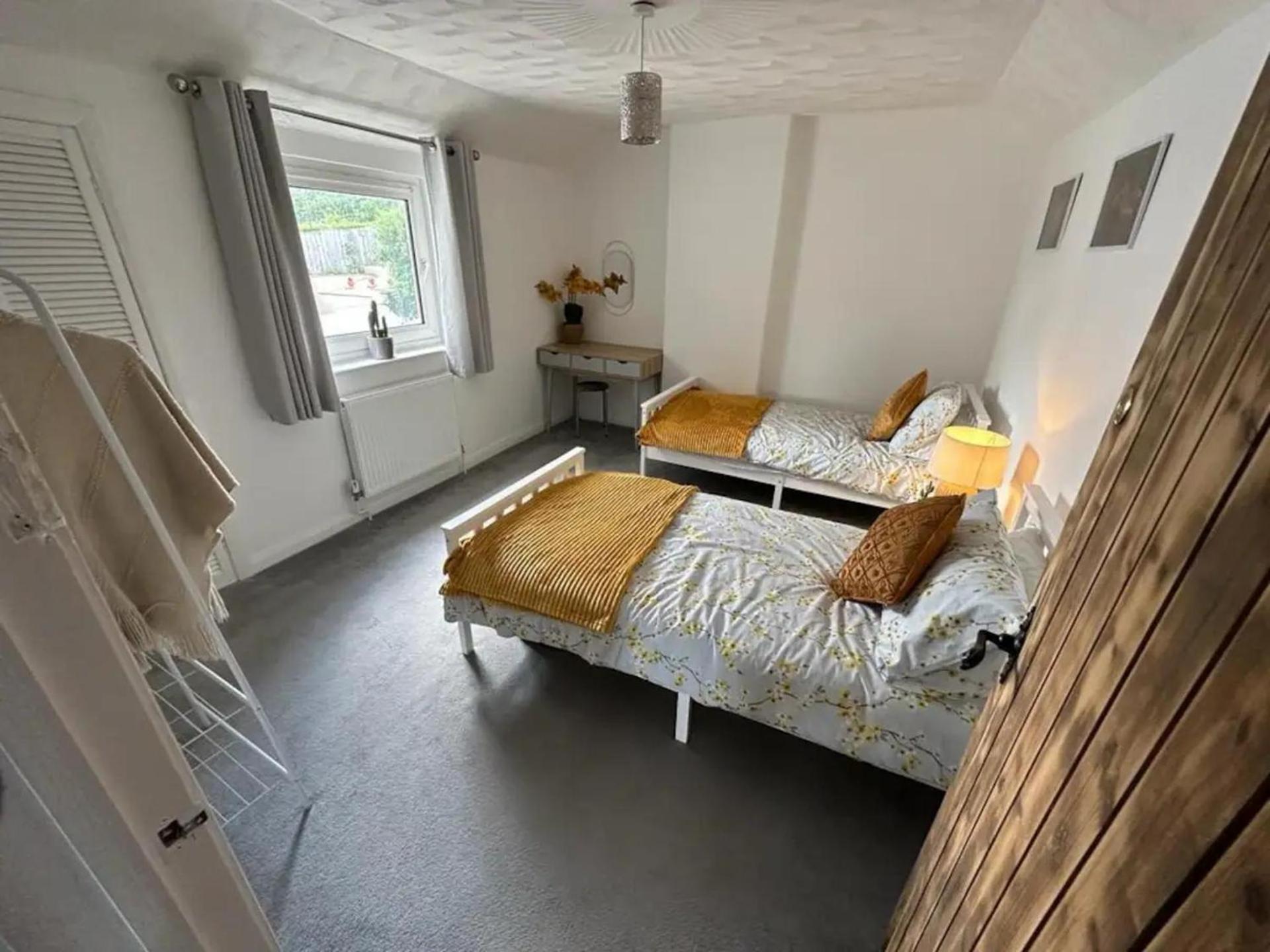 Ferienwohnung 2 Bed-Sleeps 4-Sea View-Pet Friendly-Parking Llanelli Exterior foto